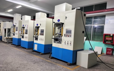 硬質合金粉末伺服成型機